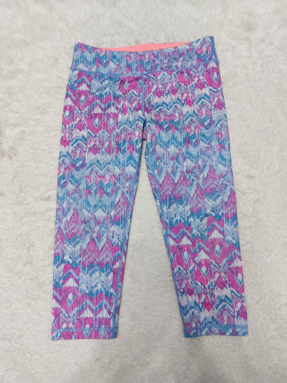 Ivivva by Lululemon Girl's Multi-color Zig-zag Pattern Athletic Crop Leggings 14